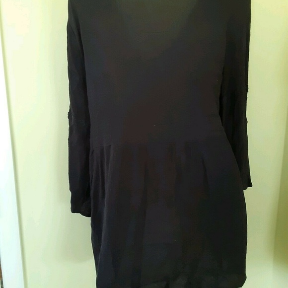 Eyeshadow Brand Vintage Boho Top Navy 3/4 Sleeve Tunic with Appliqué Size L EUC - Picture 4 of 8